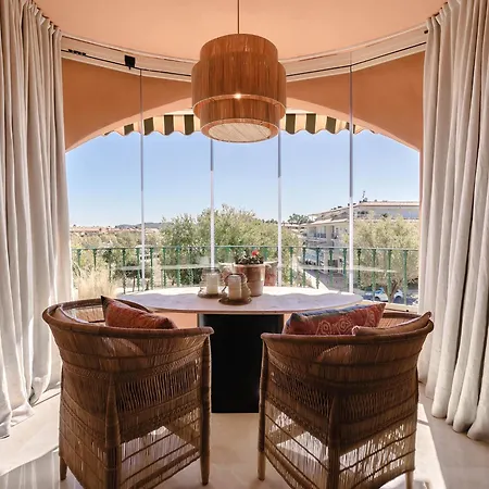 Spacious Duplex In Puerto 2 Bedr 2 Bath *